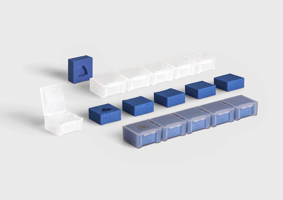 InsertSplitBox InsertSplitBox: a multiple packaging system with individual detachable units.